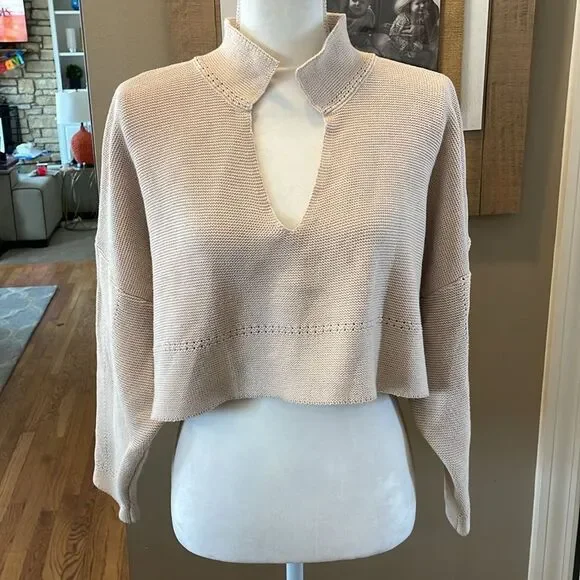 Akira CROPPED V NECK POLO SWEATER - Picture 2 of 8